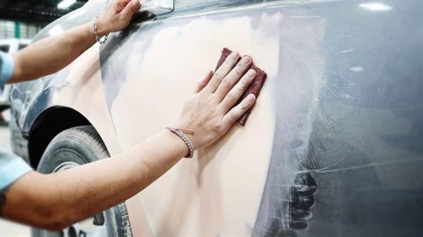 نقاشی خودرو - قیمت نقاشی بدنه خودرو در محل - صافکاری رضایی